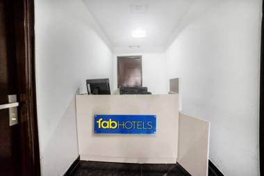 FabHotel Noida Suites
