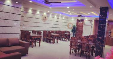 FabExpress Pearl Robe - Fully Vaccinated Staff