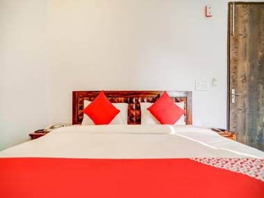 OYO 76554 Blu Lagoon