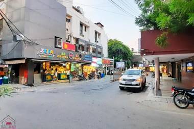 Furnished 1 Bedroom Independent Apartment 5 in Greater Kailash - 1 Delhi with Balcony