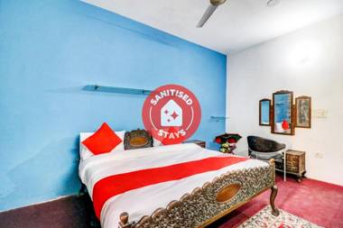 Vaccinated Staff- OYO 76157 Crown stay