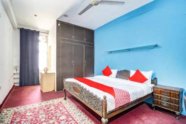 Vaccinated Staff- OYO 76157 Crown stay