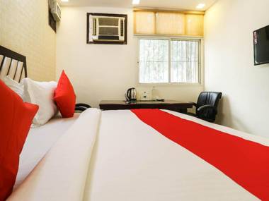 OYO 76720 Tia Brothers Happy Stay