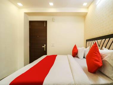 OYO 76720 Tia Brothers Happy Stay