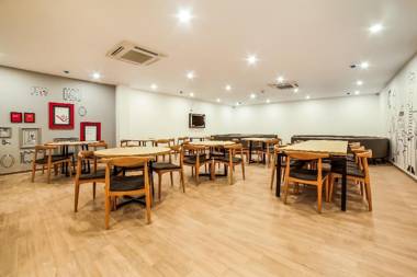 OYO Townhouse 76608 Vero