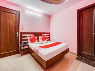 OYO 76733 Hotel Mannat Inn