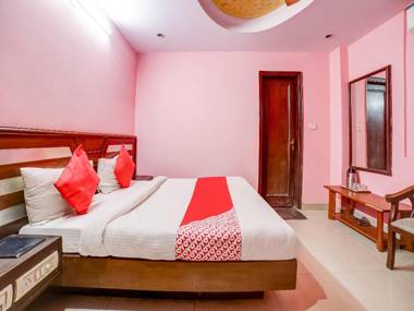 OYO 76733 Hotel Mannat Inn