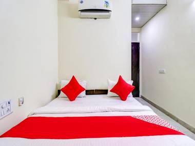 OYO Flagship 76903 RS Hotels
