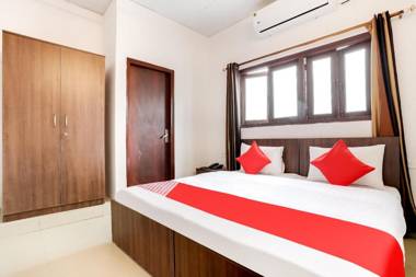 OYO Flagship 77310 Sec 7 Rohini