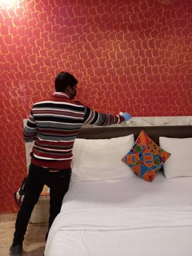 Hotel Airlift INN at Delhi Airport