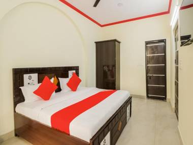 OYO 77846 The Golden Bridge