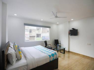 OYO 79600 The Premium Villa