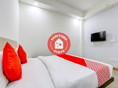 OYO Townhouse 653 La Sky