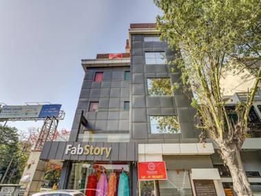 Capital O 79569 Mannat