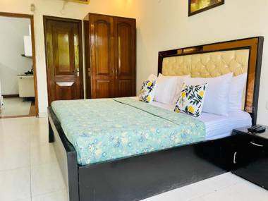 BluO Studio Defence Colony Mkt - Kitchen Balcony