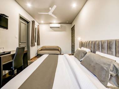 Collection O 77161 Shalimar Bagh