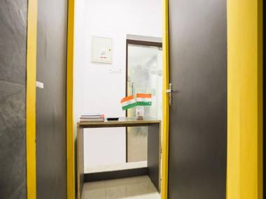 OYO 77739 Delhi University Stayz