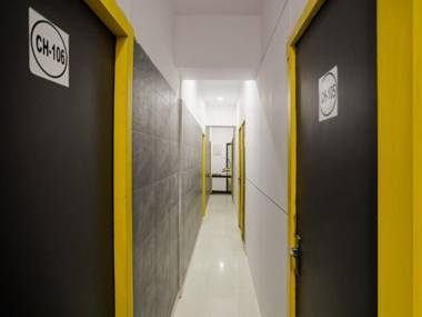 OYO 77739 Delhi University Stayz