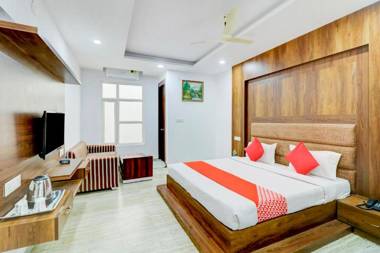 OYO 76809 Ratan The Pacific