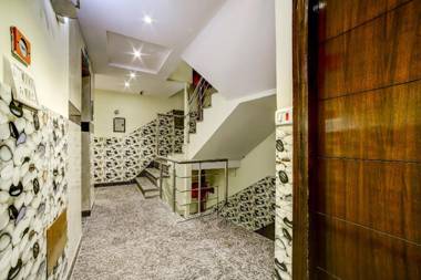 OYO 76742 Snow White Inn