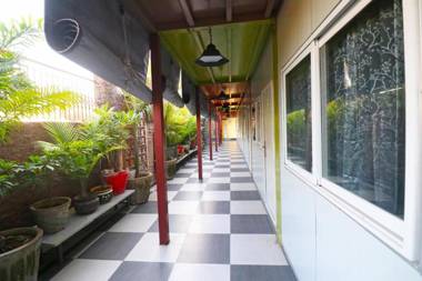 Vaccinated Staff - OYO 80801 CUBE Stay