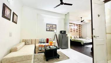 BluO Classic Studio - Green Park Hauz Khas Village