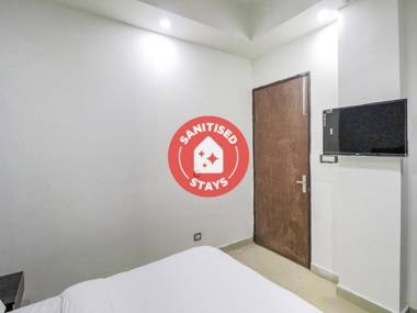 Collection O 79356 Mahavir Enclave