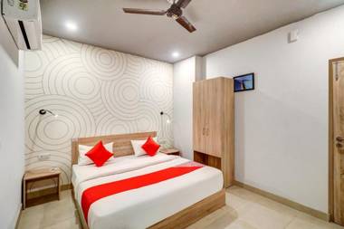 OYO 79898 Grand Hotel