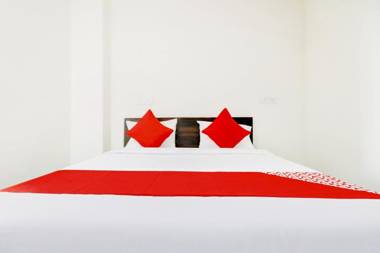 OYO Flagship 81153 Hotel Star Light