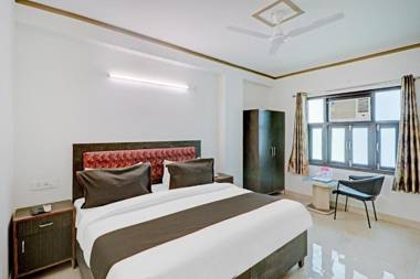 Collection O 81326 Hotel Dolphin