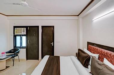 Collection O 81326 Hotel Dolphin