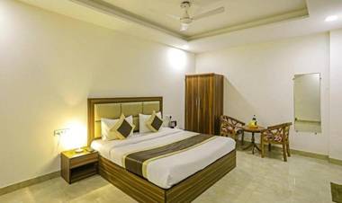 FabHotel White House BNB