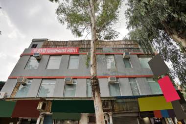 OYO Townhouse 433 JPS