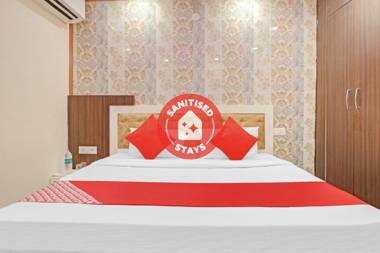 OYO Flagship 81854 Green Palace