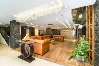 Hotel SHIMLA HERITAGE- Near B L K Hospital