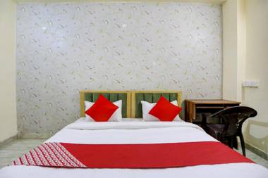 OYO 82300 Discovery Inn