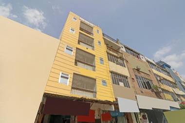 Collection O 82480 Galaxy Motel