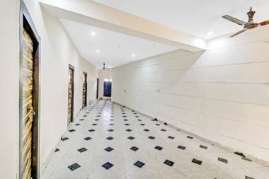 Collection 82643 The Crown