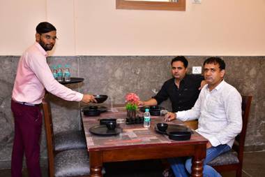 Hotel Royal Inn Near Delhi Airport