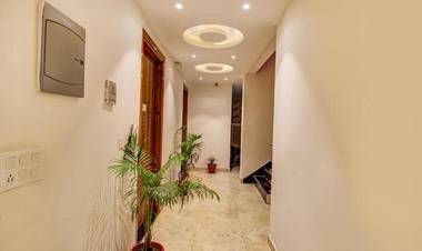 FabExpress Gross inn Suites