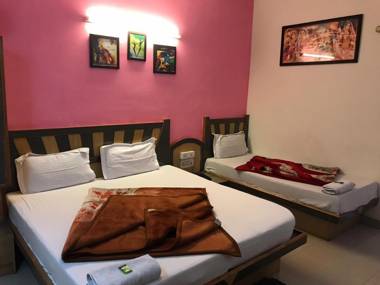 Goroomgo Hotel Bajrang Paharganj