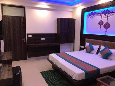 Goroomgo Hotel Bajrang Paharganj