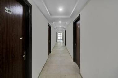 Collection O 83597 Hotel Love Stay