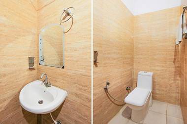 Collection O 83904 Hotel Small Town