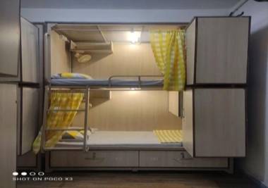 Abuzz Oxfordcaps RoopNagar Delhi