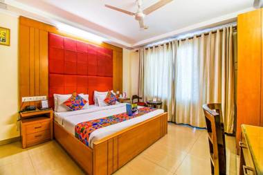 FabHotel Signature Plaza