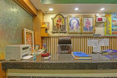 OYO Flagship 83821 Royal In