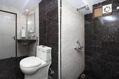 OYO 14687 Hotel Avtar