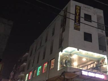 OYO 84139 Hotel Moonlight