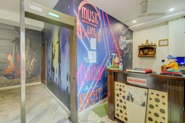 OYO Flagship 85224 Royal Paradise